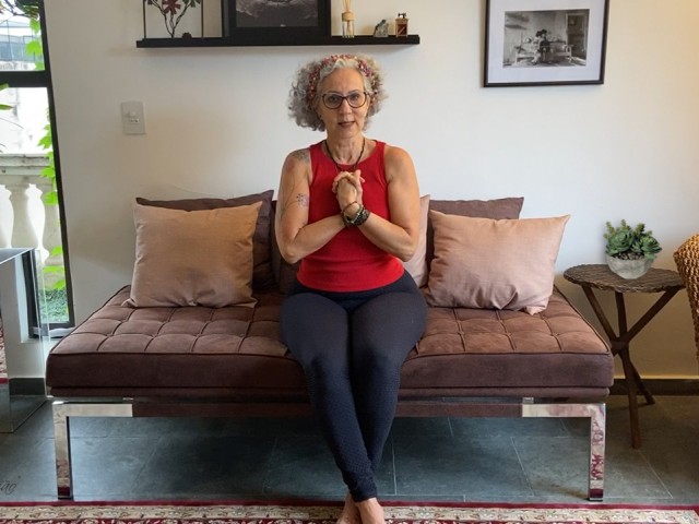 Autoabraço - Exercício cerebral