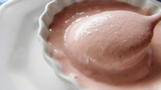Leite condensado, mousse e iogurte