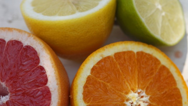 Comer frutas cítricas pode diminuir risco de derrames em mulheres
