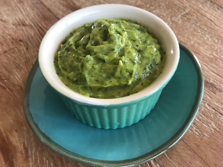 Pesto de abacate e PANC