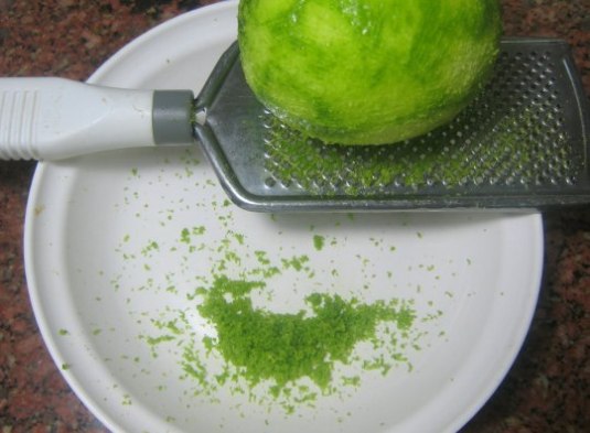 Raspa fina de limão